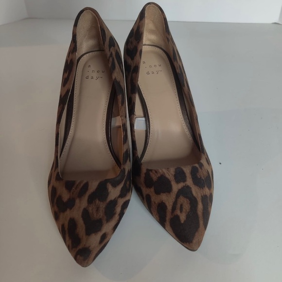 A New Day Leopard Print Gemma
Pointed Toe Stiletto Heels. Size 6w - Picture 5 of 11